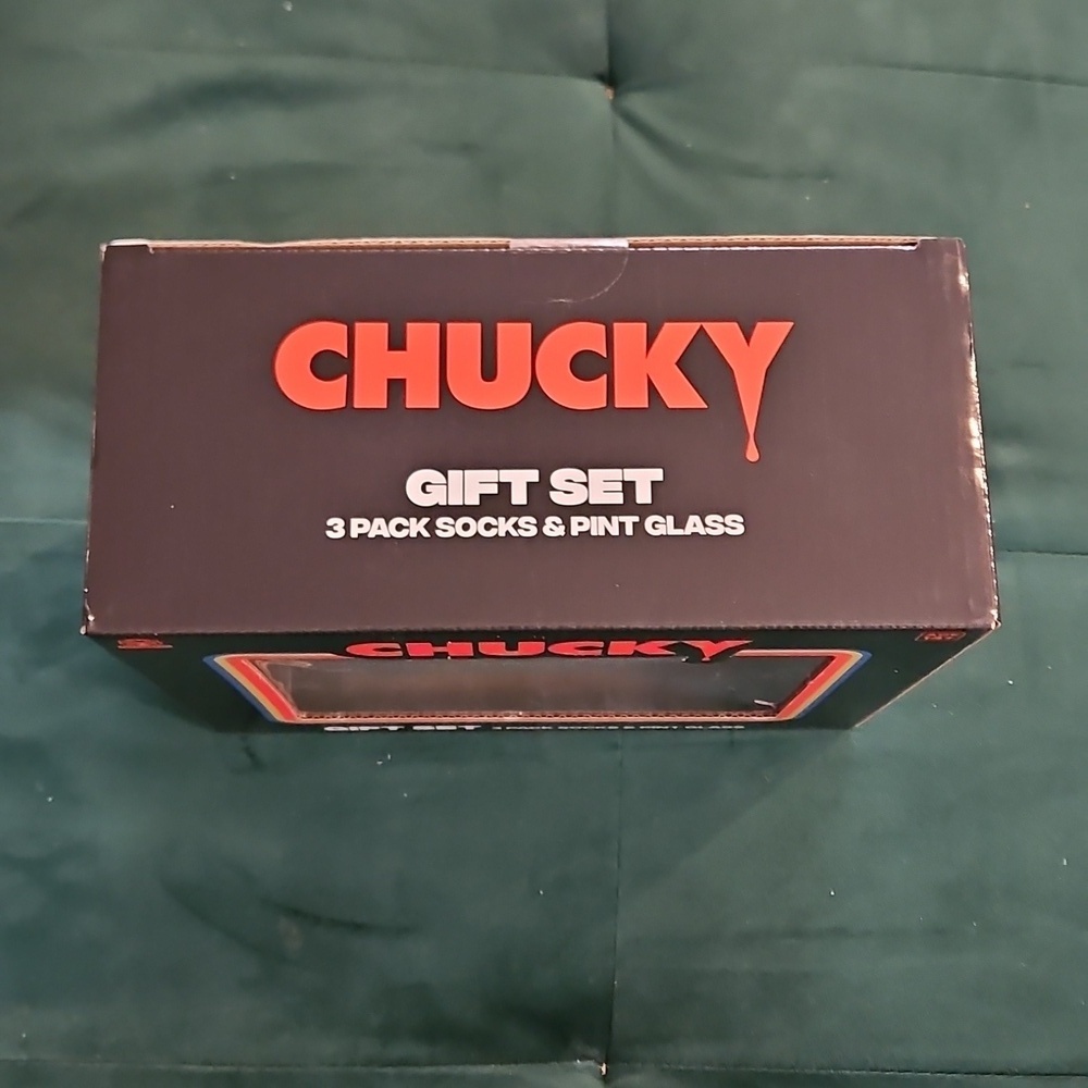 Culture Fly Child's Play Chucky 4 Piece Gift Set 3 Sock Pairs Pint Glass Sz 14+ - Picture 10 of 11